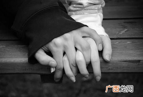情侣之间闹矛盾怎么解决，情侣吵架后怎么办