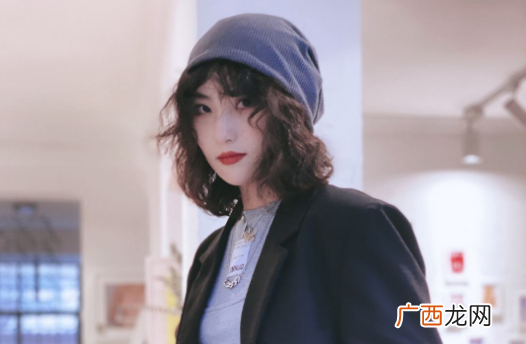 女生穿男装给人的感觉，女生穿男装的搭配