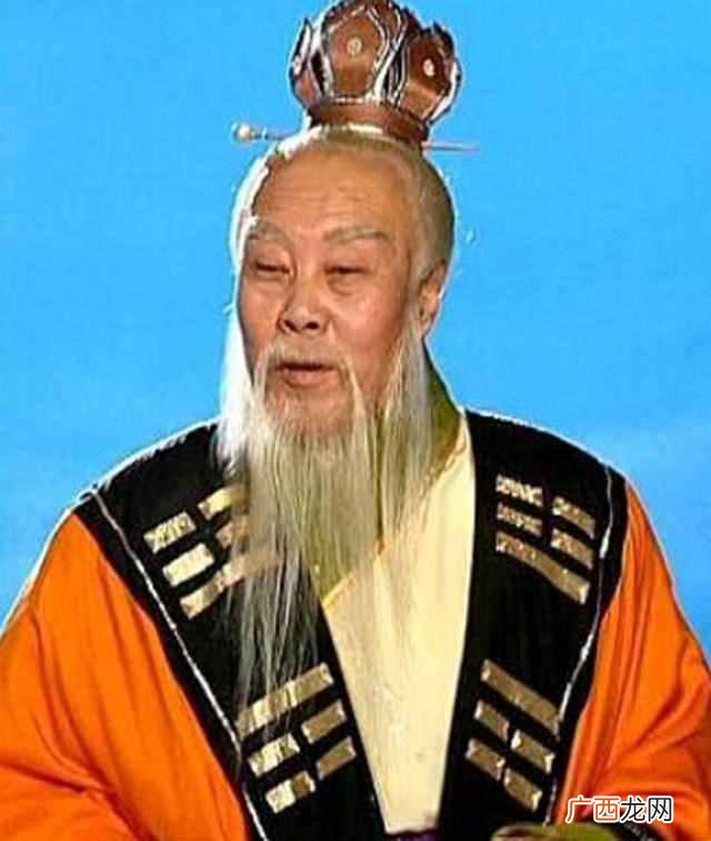 开天辟地的主人公是谁？开天辟地共有三个人，盘古只是其中之一