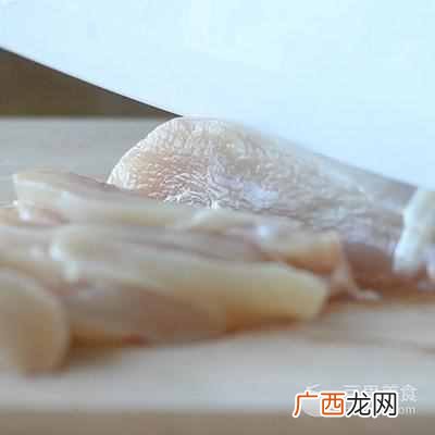 鸡胸肉做汤简单做法？鸡胸肉片汤的做法
