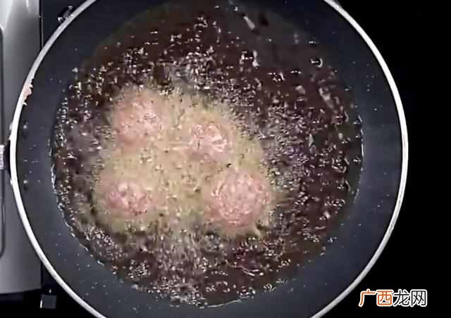 炸好的肉丸子怎么红烧？红烧肉丸的创新做法