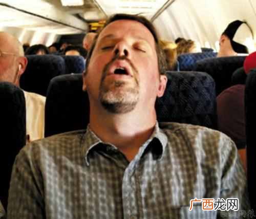 白天老是睡觉会胖吗？经常睡午觉的人，会不会更容易长胖？