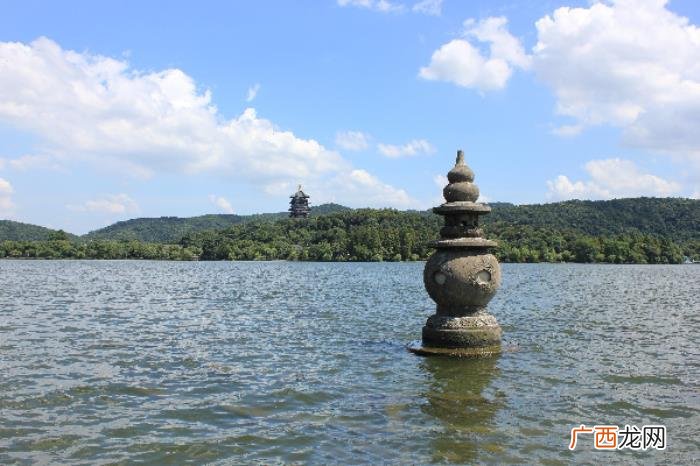 白居易写西湖天下无双 描写西湖的诗
