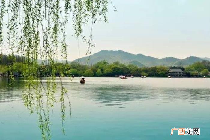 白居易写西湖天下无双 描写西湖的诗