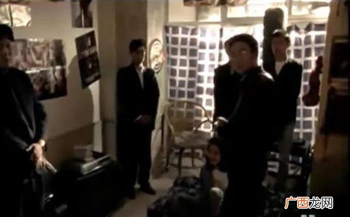 潘粤明演的，主演潘粤明凭此走上了人生第一座巅峰