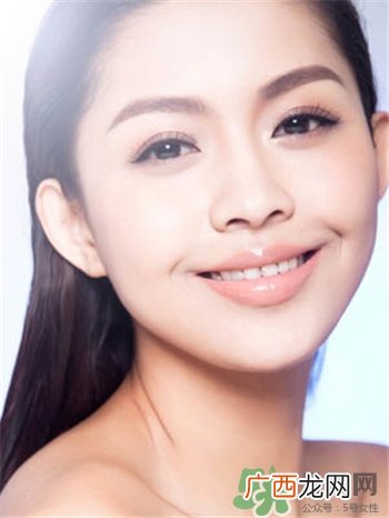 为什么女生有唇毛?唇毛可以拔吗?