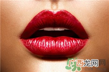 为什么女生有唇毛?唇毛可以拔吗?