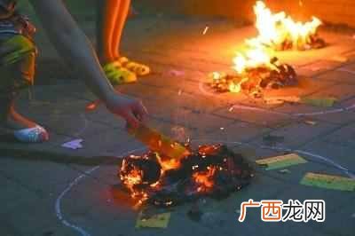 烧纸钱的讲究？烧纸钱的一些禁忌，不可不知道