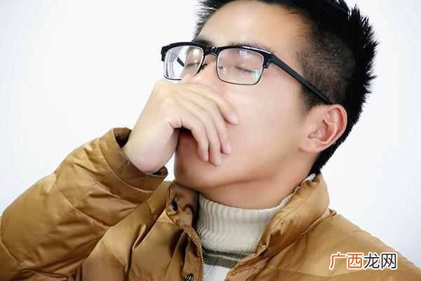 人为什么会打哈欠？打哈欠会传染是咋回事？