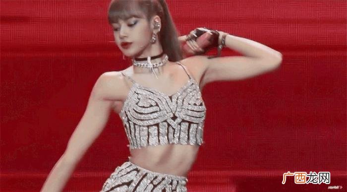 宋茜造型师，宋茜、Lisa的衣服都被造型师剪了