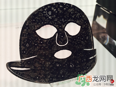 GIVENCHY纪梵希黑白双色面膜Le soin noir blanc masque介绍