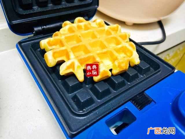 用玉米汁做华夫饼，松软清香，非常好吃