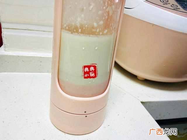 用玉米汁做华夫饼，松软清香，非常好吃