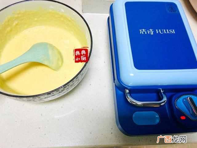用玉米汁做华夫饼，松软清香，非常好吃