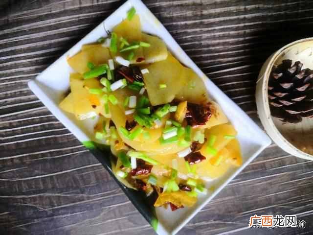 饭店炒土豆片的技巧，香辣过瘾一顿吃一大盘
