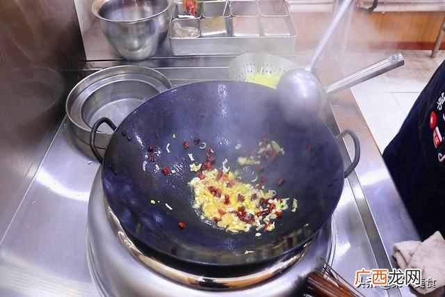 饭店的酸辣土豆丝为啥好吃？