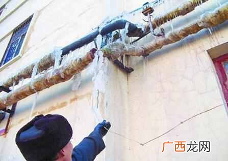 水管冻了怎么快速化了？冬天水管冻住了应该怎么办？