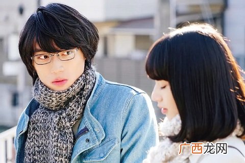 女生约会时不说话，怎么打开她的话匣子？