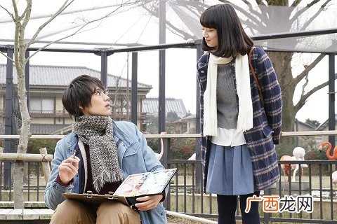 女生约会时不说话，怎么打开她的话匣子？