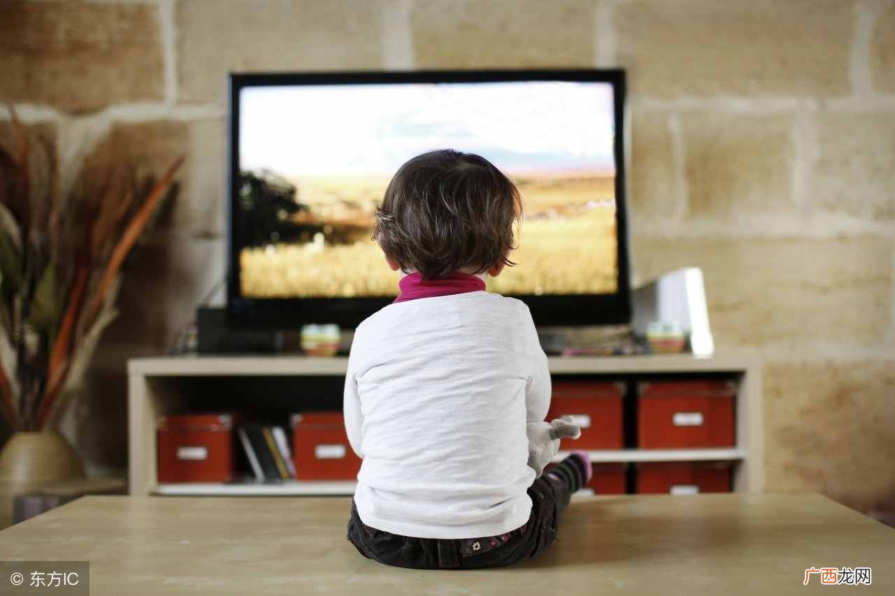 打雷可以玩电脑吗？打雷时可以看电视、使用电脑吗？