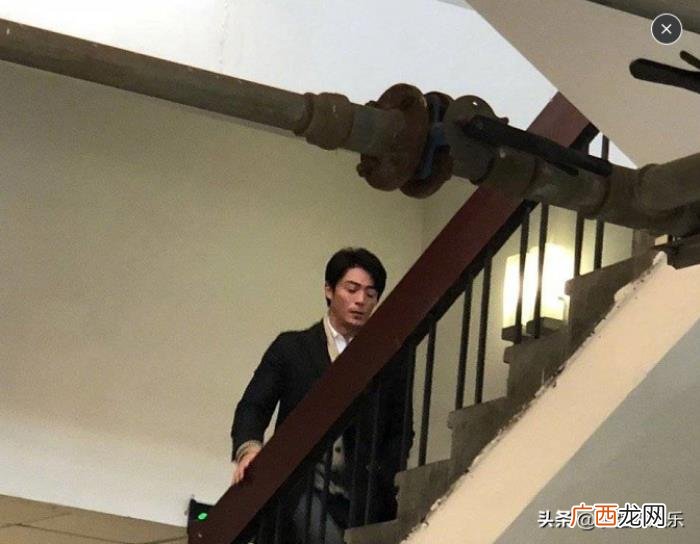 霍建华大学,老干部霍建华现身河北工业大学拍戏