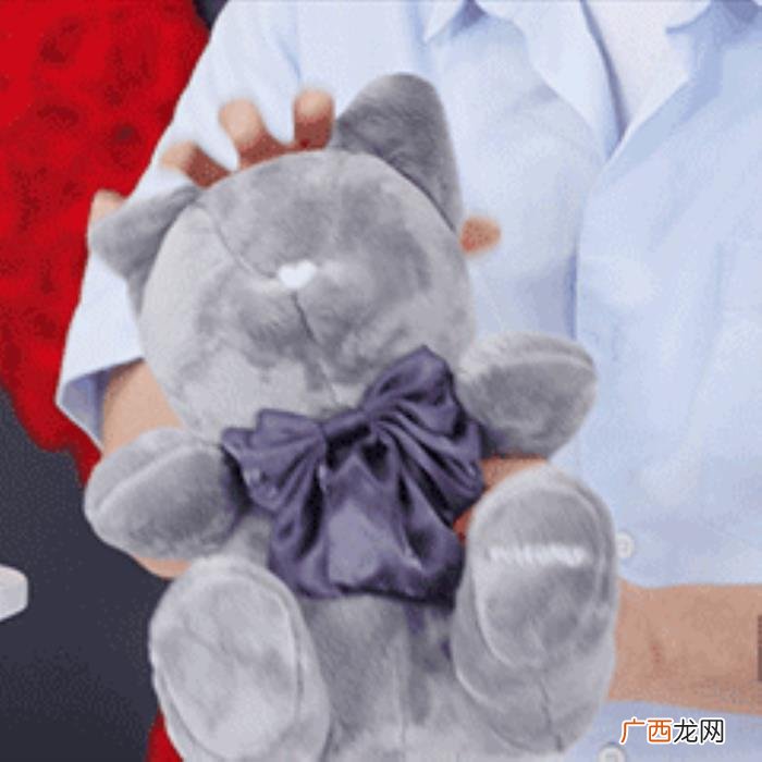 肖战小玫瑰，肖战与小玫瑰系列表情包上线各种小表情超可爱