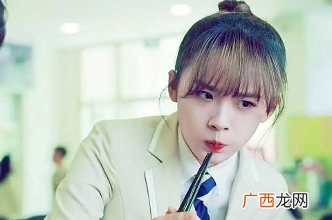 女生默认你可以睡她的行为,只有老实人才看不懂