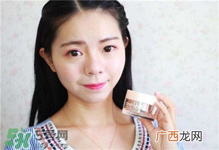 素颜霜为什么会浮粉?为什么涂素颜霜会起皮?