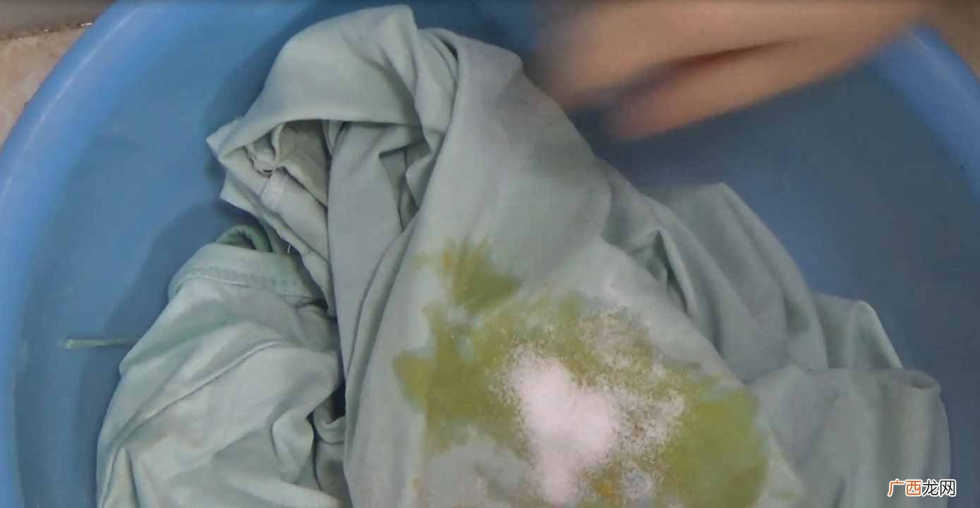 芒果汁弄衣服上怎么洗？芒果汁沾到衣服上很难清洗掉