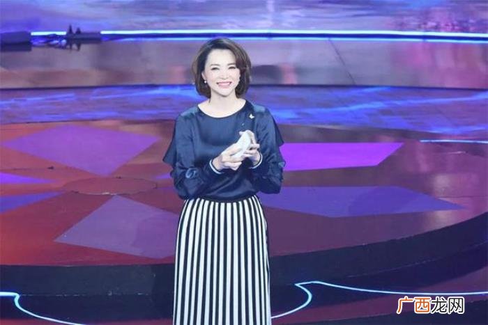 董卿十场唯美开场词 主持人开场词