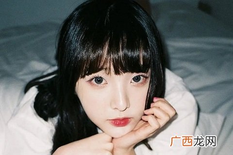 女生索吻的表现，老实人赶紧亲上去吧