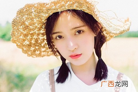 暧昧期身体接触顺序，3步解锁亲吻姿势