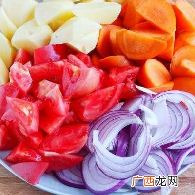 红烧土豆牛肉？红烧牛肉土豆&amp;amp;#65512;秘制美食