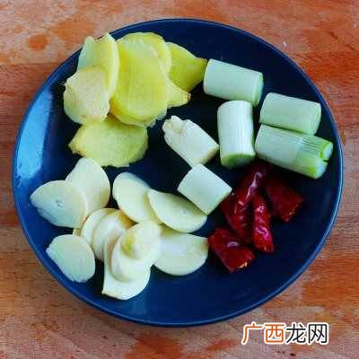红烧土豆牛肉？红烧牛肉土豆&amp;amp;#65512;秘制美食
