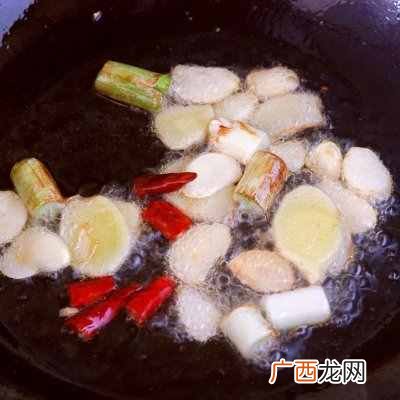 红烧土豆牛肉？红烧牛肉土豆&amp;amp;#65512;秘制美食