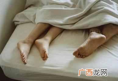 怎么用自己手机查老婆和别人聊天？老婆微信聊天同步接收