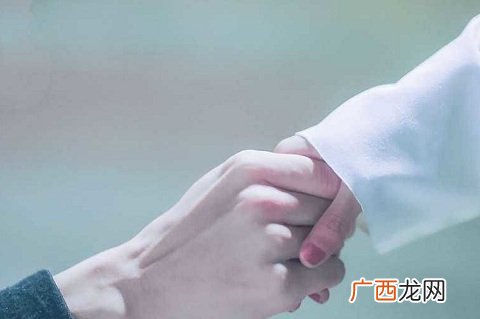 第一次约会可以牵手吗？约会牵女生手的方法