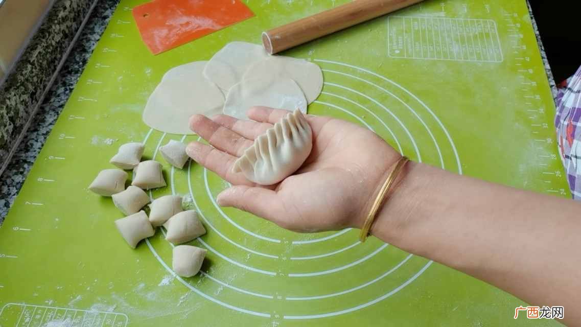 蒸饺怎么做？教你在家做蒸饺，好吃有诀窍