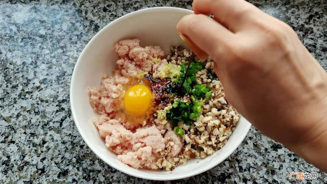 蒸饺怎么做？教你在家做蒸饺，好吃有诀窍