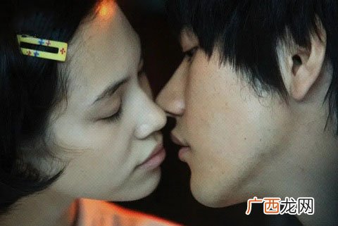 约会几次可以牵手接吻？看看女生是怎么想的