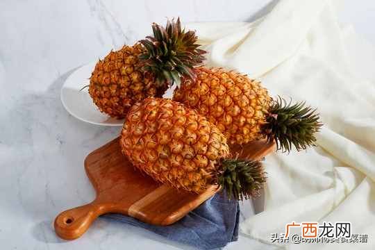 凤梨是菠萝吗？菠萝和凤梨是不是同一种水果？