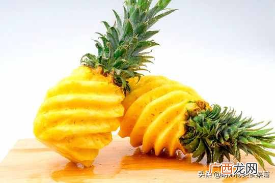 凤梨是菠萝吗？菠萝和凤梨是不是同一种水果？
