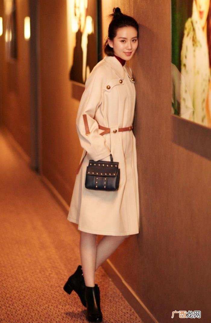 刘诗诗面膜，刘诗诗的这款面膜袜时尚不说还少女满满