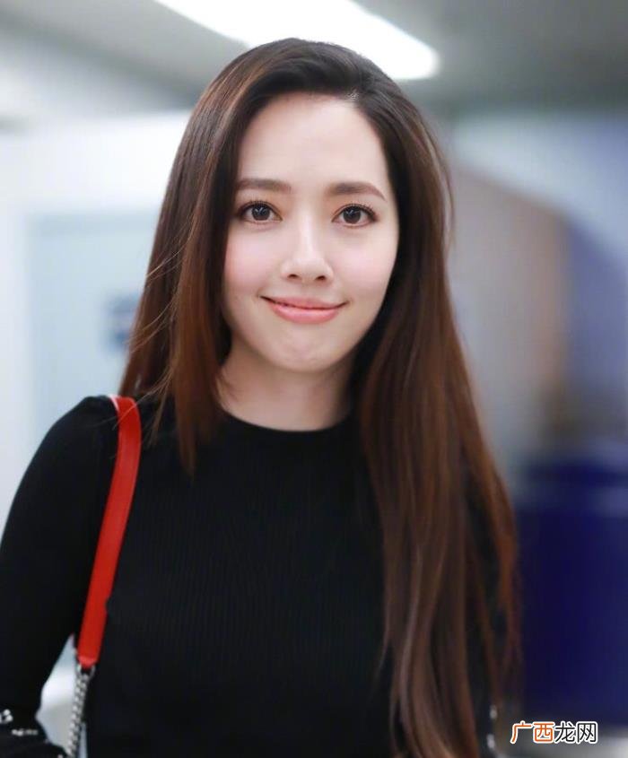 郭碧婷多高，身高170cm郭碧婷穿上黑色针织长裙后