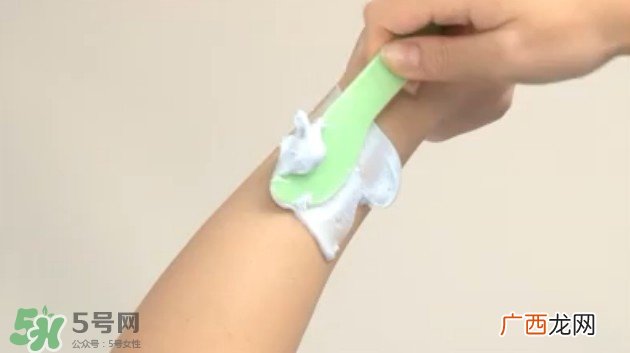嘉娜宝epilat5分钟脱色膏怎么用？epilat脱色膏怎么样