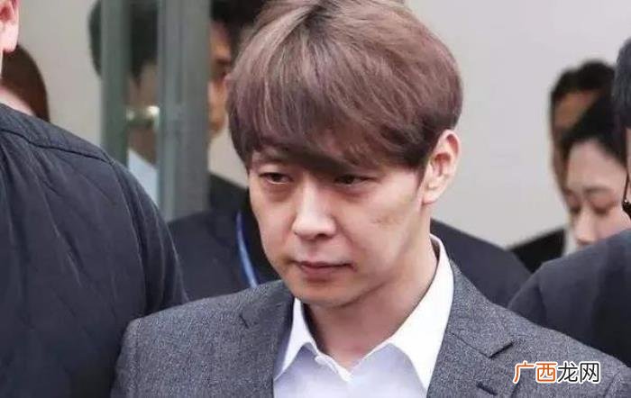 多人运动文章，邀请粉丝喝酒还提议多人运动