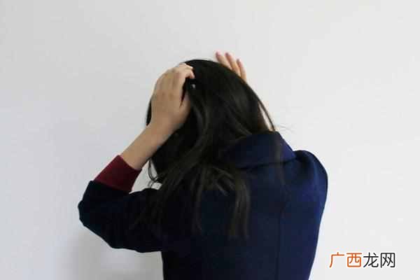 脸上的斑可以淡化吗？脸上长斑太显老？如何祛斑？