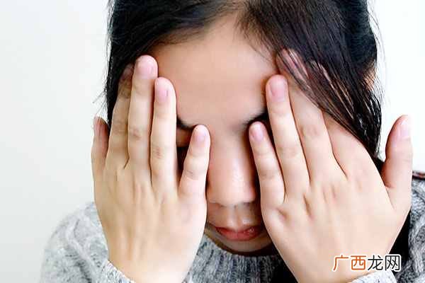 脸上的斑可以淡化吗？脸上长斑太显老？如何祛斑？