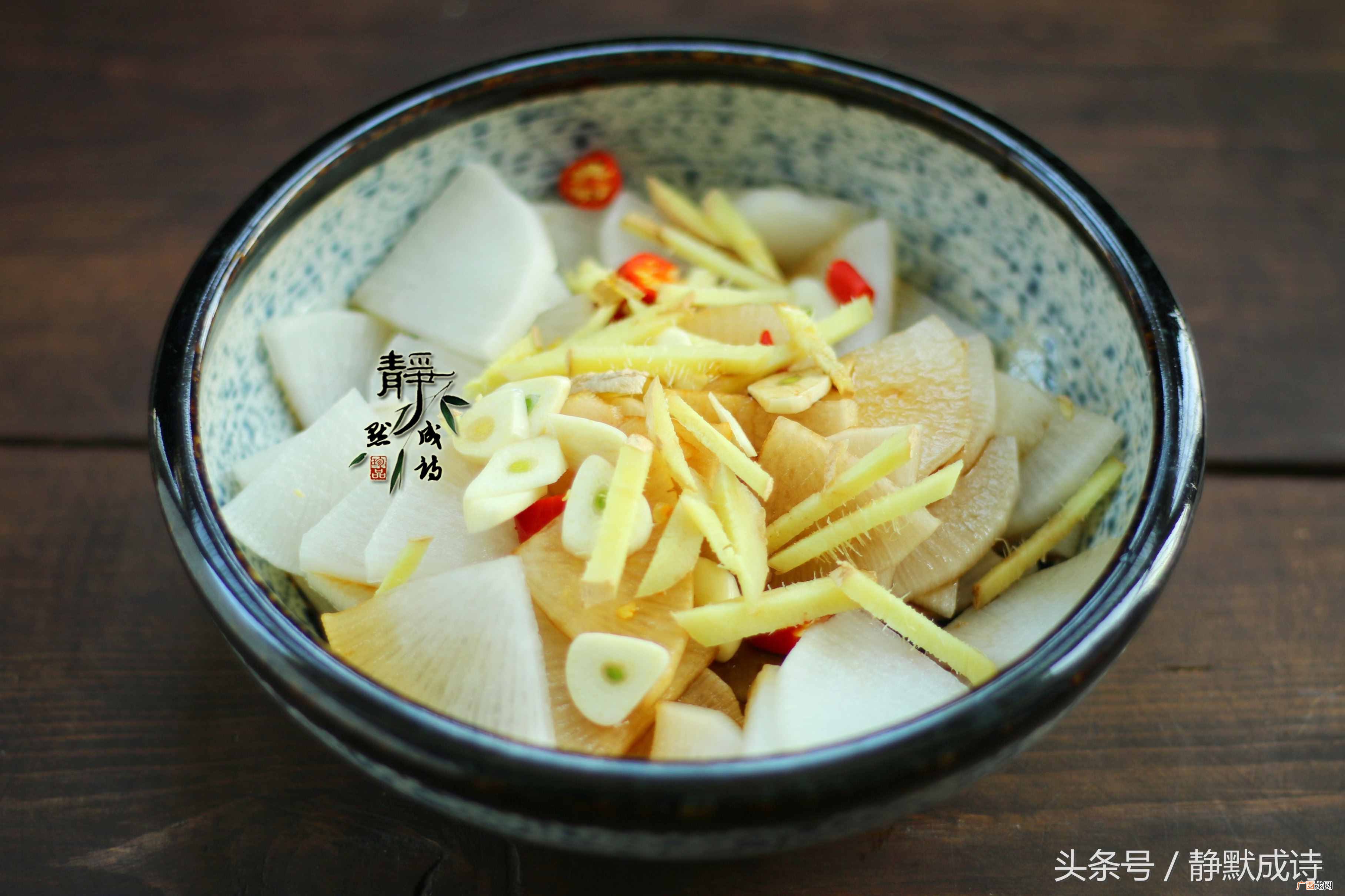 萝卜咸菜的腌制方法？白萝卜咸菜这样腌，两个小时就能吃
