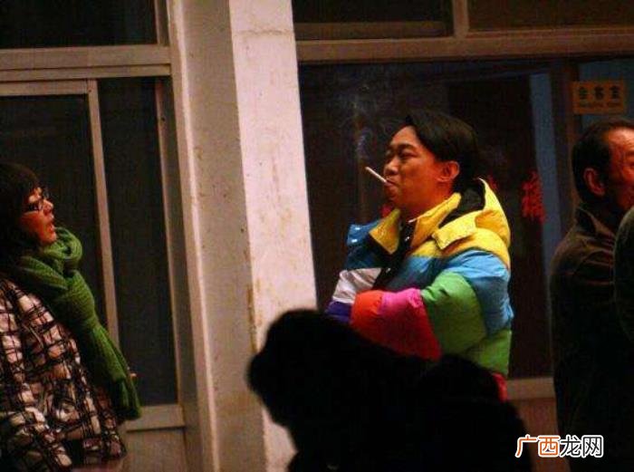 陈奕迅抽烟，知名作家刘信达要求陈奕迅3个月戒掉抽烟
